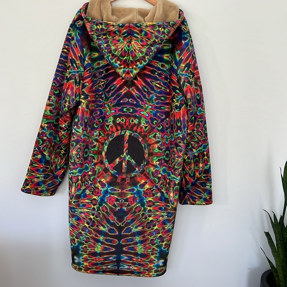 Colorful Feed a Hippie Coat - Picture 5 of 7